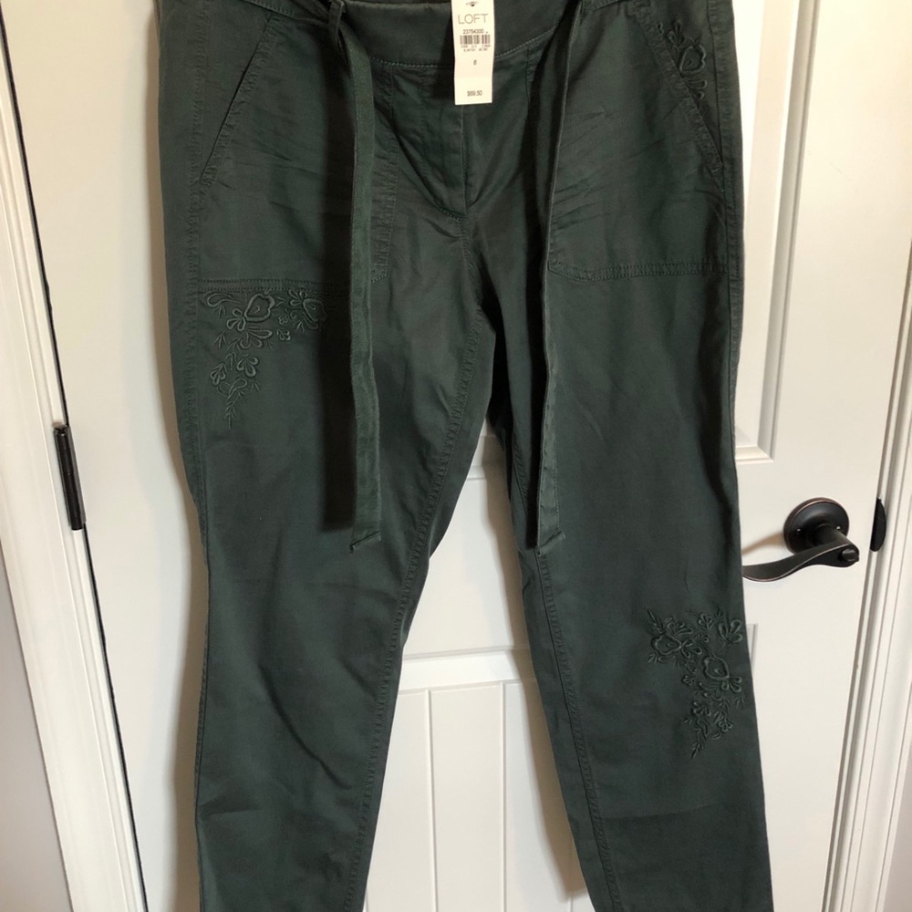 Women’s LOFT Cropped Embroidered Pants Sz 8 NWT